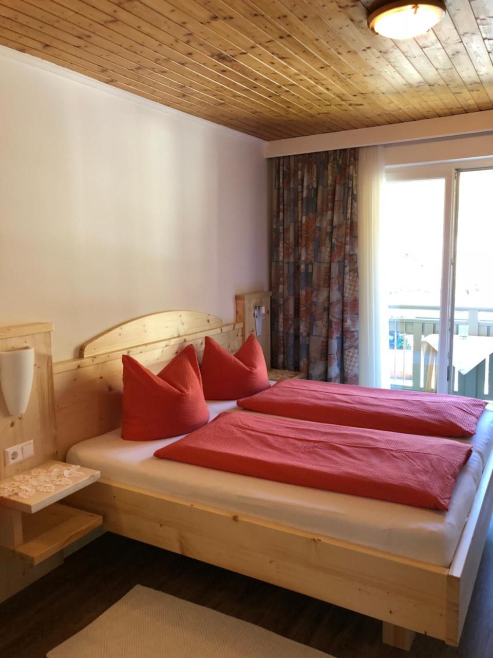 Pension & Ferienwohnung Dullnig กมุนด์ อิน คาร์นเทิน ภายนอก รูปภาพ